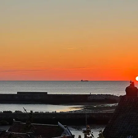 Balcony * Whitby